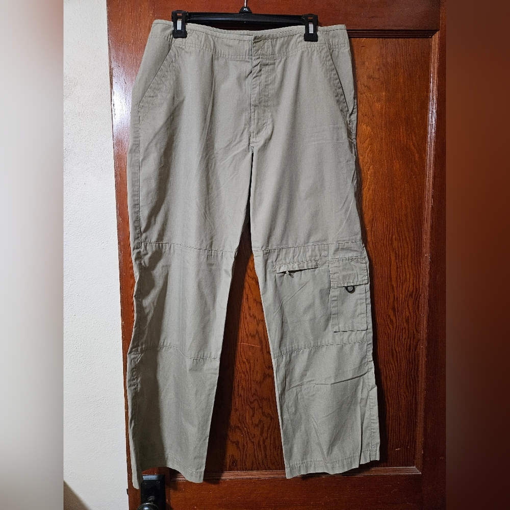 Classic Blues Collection Lightweight Khaki Ankle Cropped Cargo Pants Size 11/12